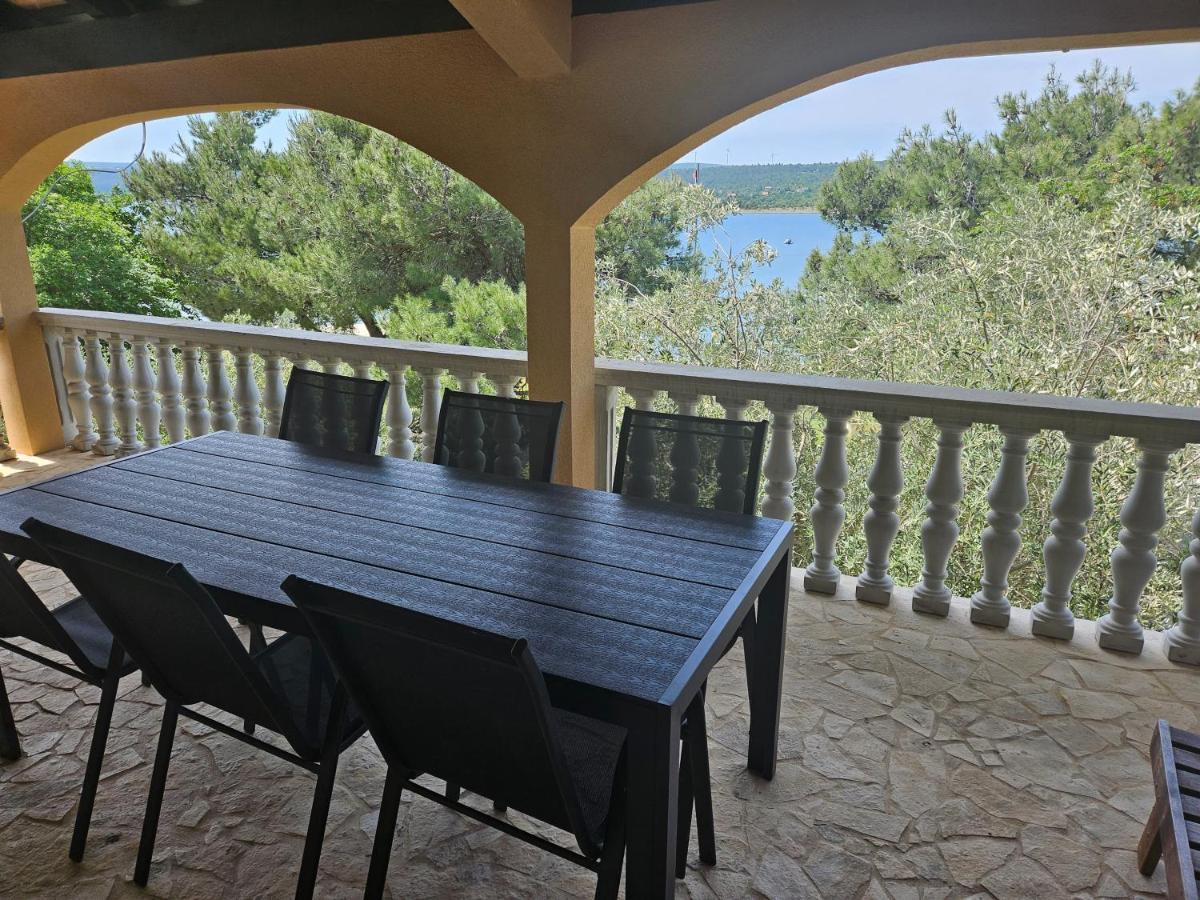 Villa Punta Blava - Beach Front, Ideal For Family Vacation With Kids, Large Terraces With Sea View, Internet, Netflix, No Pets Allowed Obrovac Esterno foto