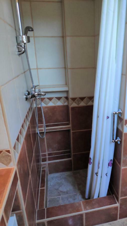 Villa Punta Blava - Beach Front, Ideal For Family Vacation With Kids, Large Terraces With Sea View, Internet, Netflix, No Pets Allowed Obrovac Esterno foto