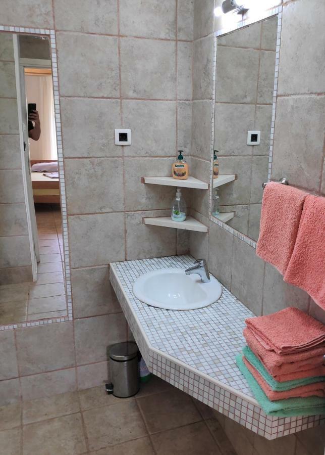 Villa Punta Blava - Beach Front, Ideal For Family Vacation With Kids, Large Terraces With Sea View, Internet, Netflix, No Pets Allowed Obrovac Esterno foto