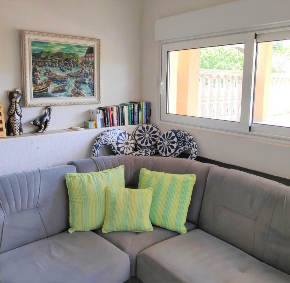 Villa Punta Blava - Beach Front, Ideal For Family Vacation With Kids, Large Terraces With Sea View, Internet, Netflix, No Pets Allowed Obrovac Esterno foto