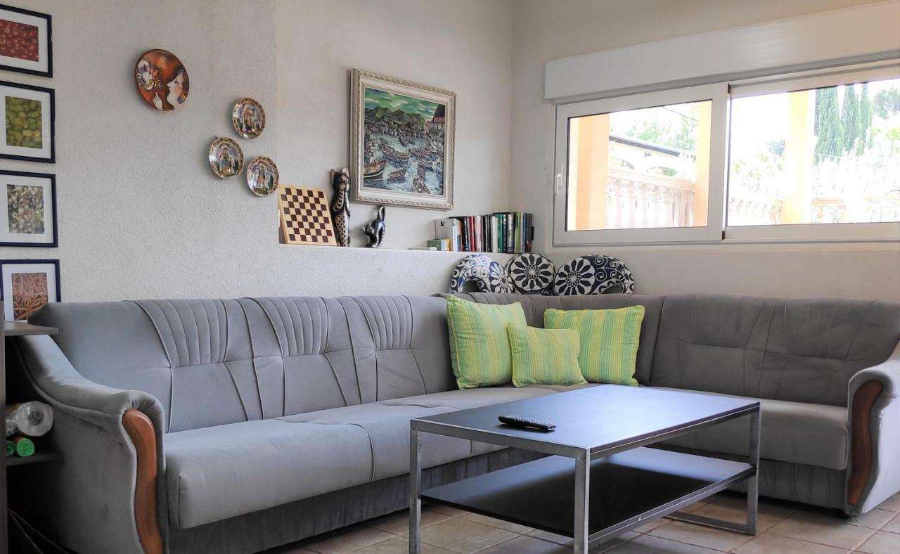 Villa Punta Blava - Beach Front, Ideal For Family Vacation With Kids, Large Terraces With Sea View, Internet, Netflix, No Pets Allowed Obrovac Esterno foto