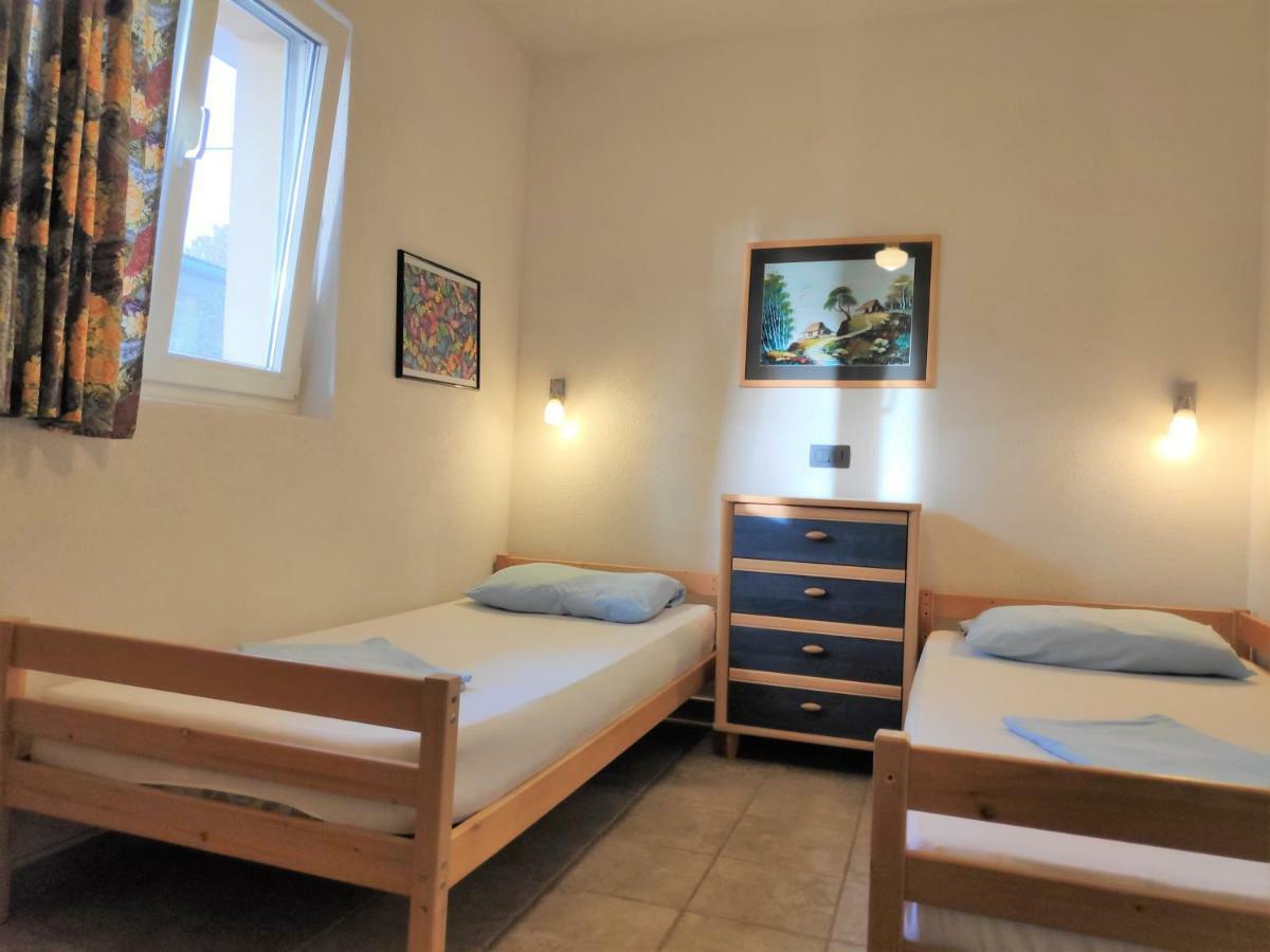 Villa Punta Blava - Beach Front, Ideal For Family Vacation With Kids, Large Terraces With Sea View, Internet, Netflix, No Pets Allowed Obrovac Esterno foto