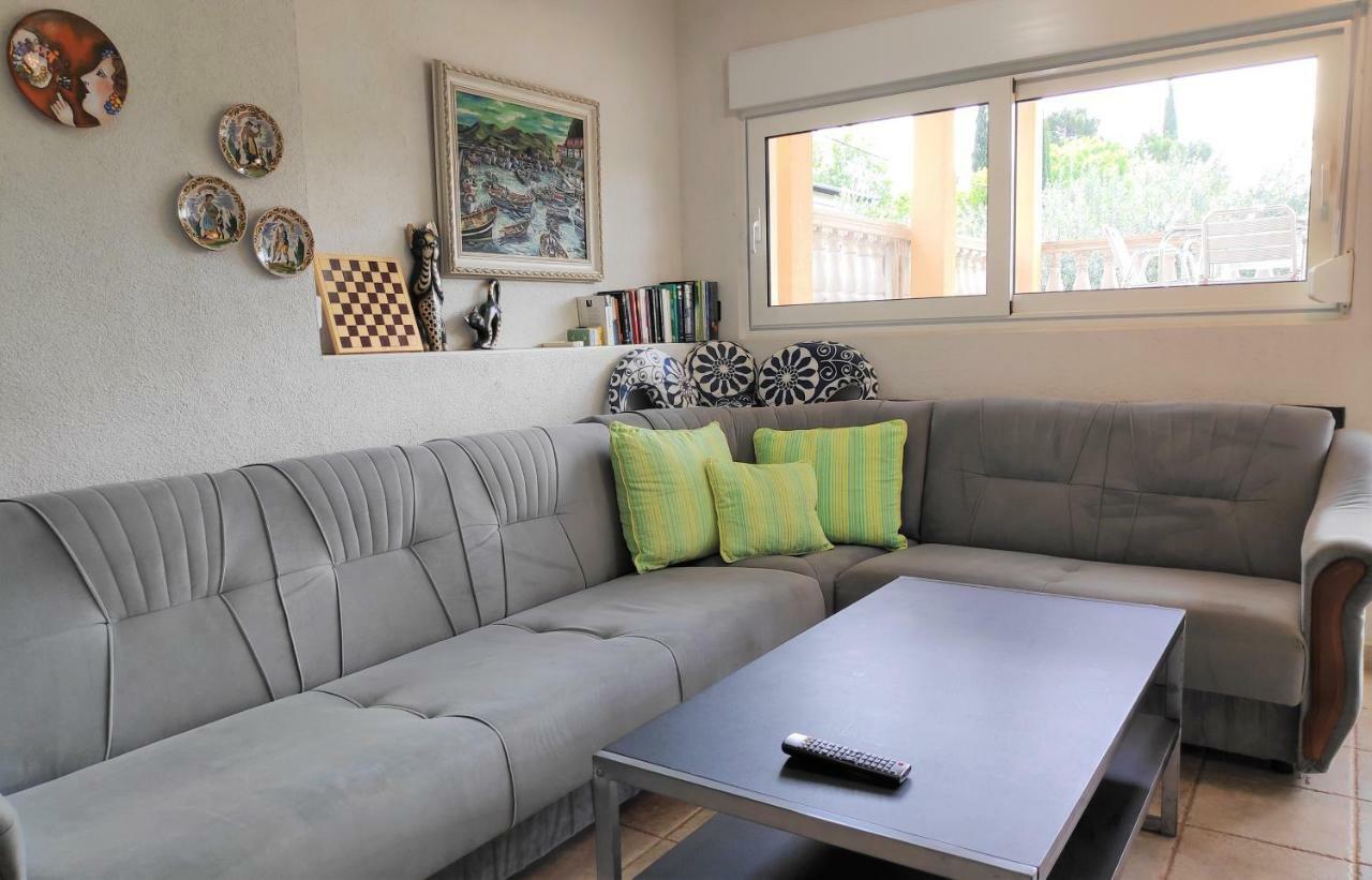 Villa Punta Blava - Beach Front, Ideal For Family Vacation With Kids, Large Terraces With Sea View, Internet, Netflix, No Pets Allowed Obrovac Esterno foto