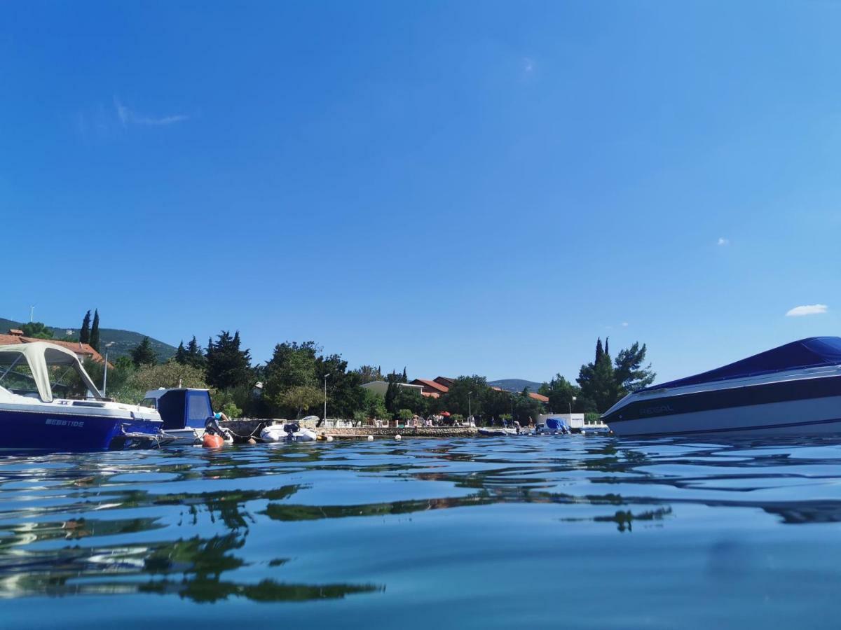 Villa Punta Blava - Beach Front, Ideal For Family Vacation With Kids, Large Terraces With Sea View, Internet, Netflix, No Pets Allowed Obrovac Esterno foto