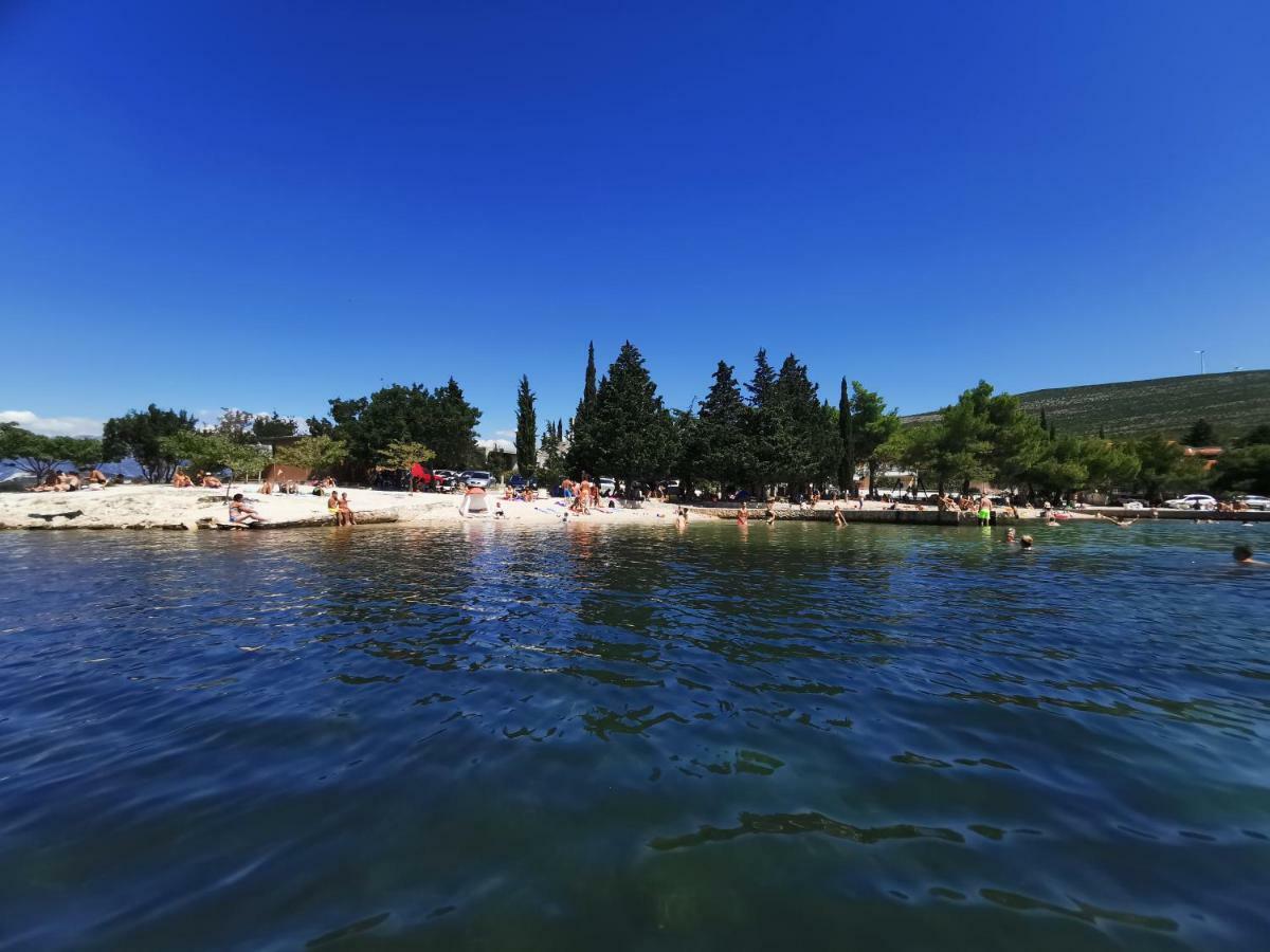 Villa Punta Blava - Beach Front, Ideal For Family Vacation With Kids, Large Terraces With Sea View, Internet, Netflix, No Pets Allowed Obrovac Esterno foto