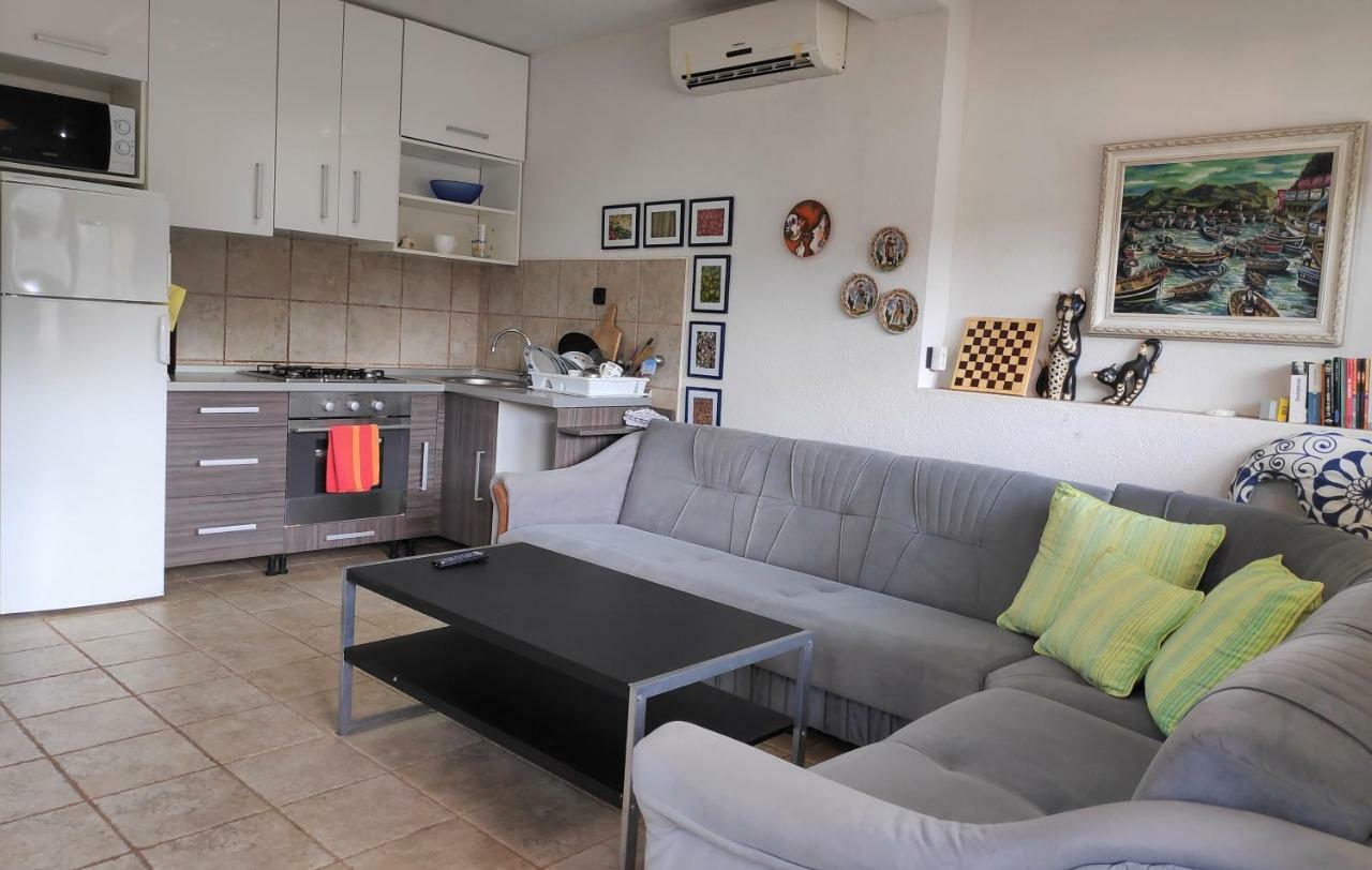 Villa Punta Blava - Beach Front, Ideal For Family Vacation With Kids, Large Terraces With Sea View, Internet, Netflix, No Pets Allowed Obrovac Esterno foto