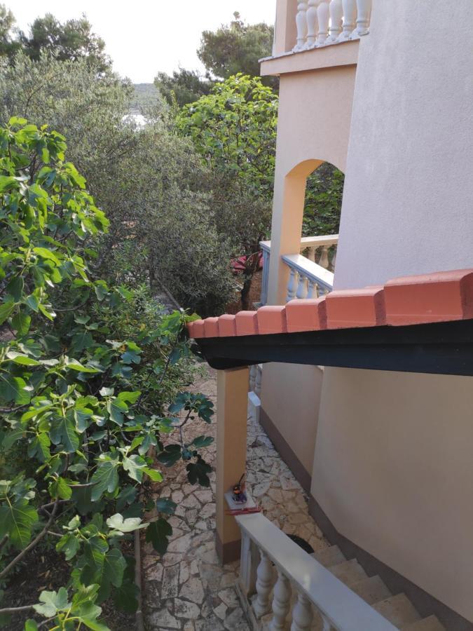 Villa Punta Blava - Beach Front, Ideal For Family Vacation With Kids, Large Terraces With Sea View, Internet, Netflix, No Pets Allowed Obrovac Esterno foto