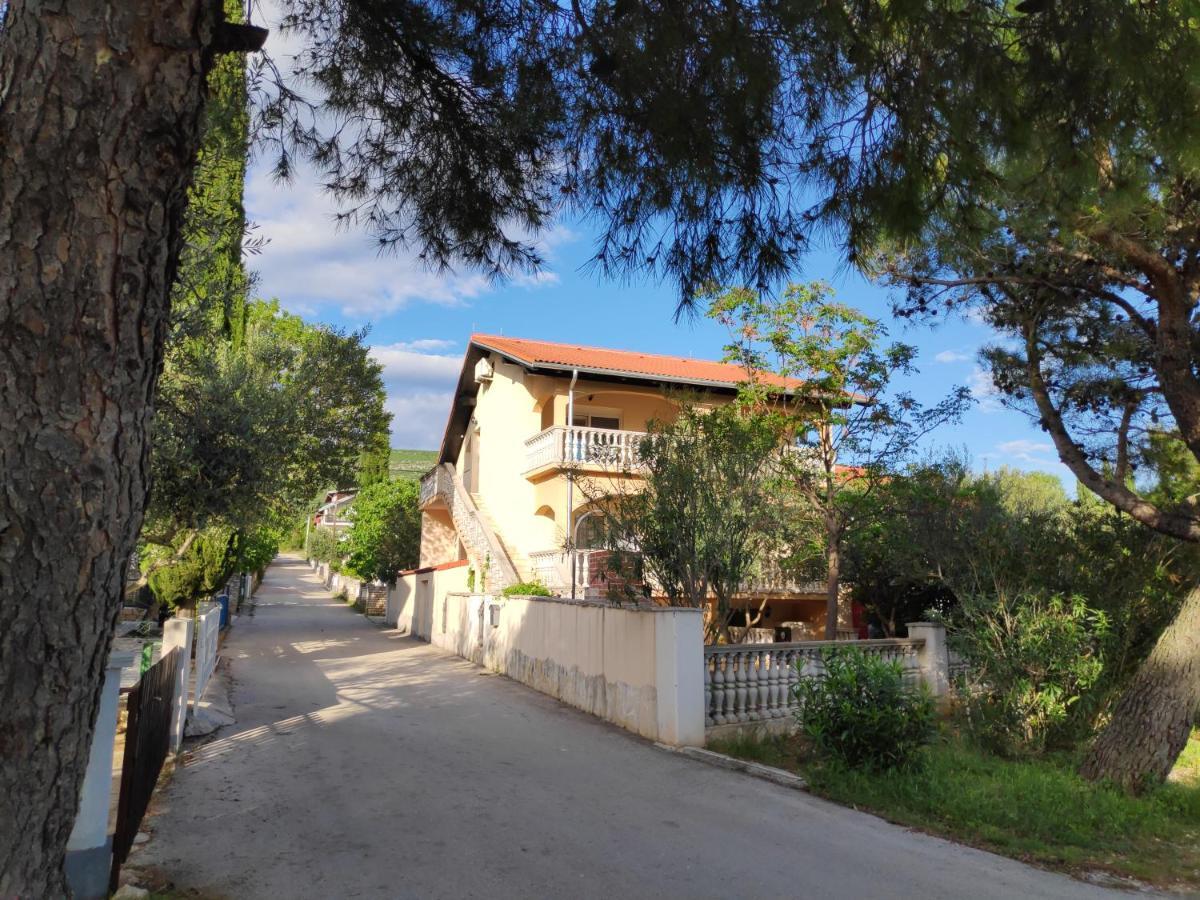 Villa Punta Blava - Beach Front, Ideal For Family Vacation With Kids, Large Terraces With Sea View, Internet, Netflix, No Pets Allowed Obrovac Esterno foto